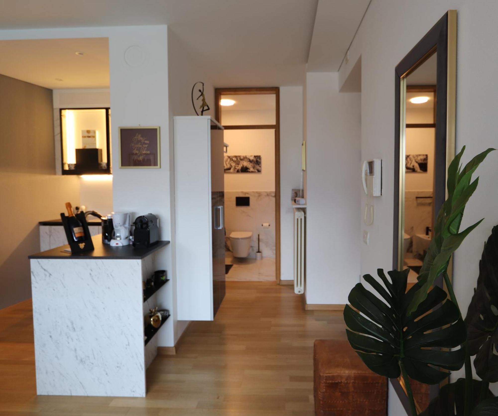 Ausblick Kleinjuwel Mit Panoramablick + Garage Apartment Merano Luaran gambar