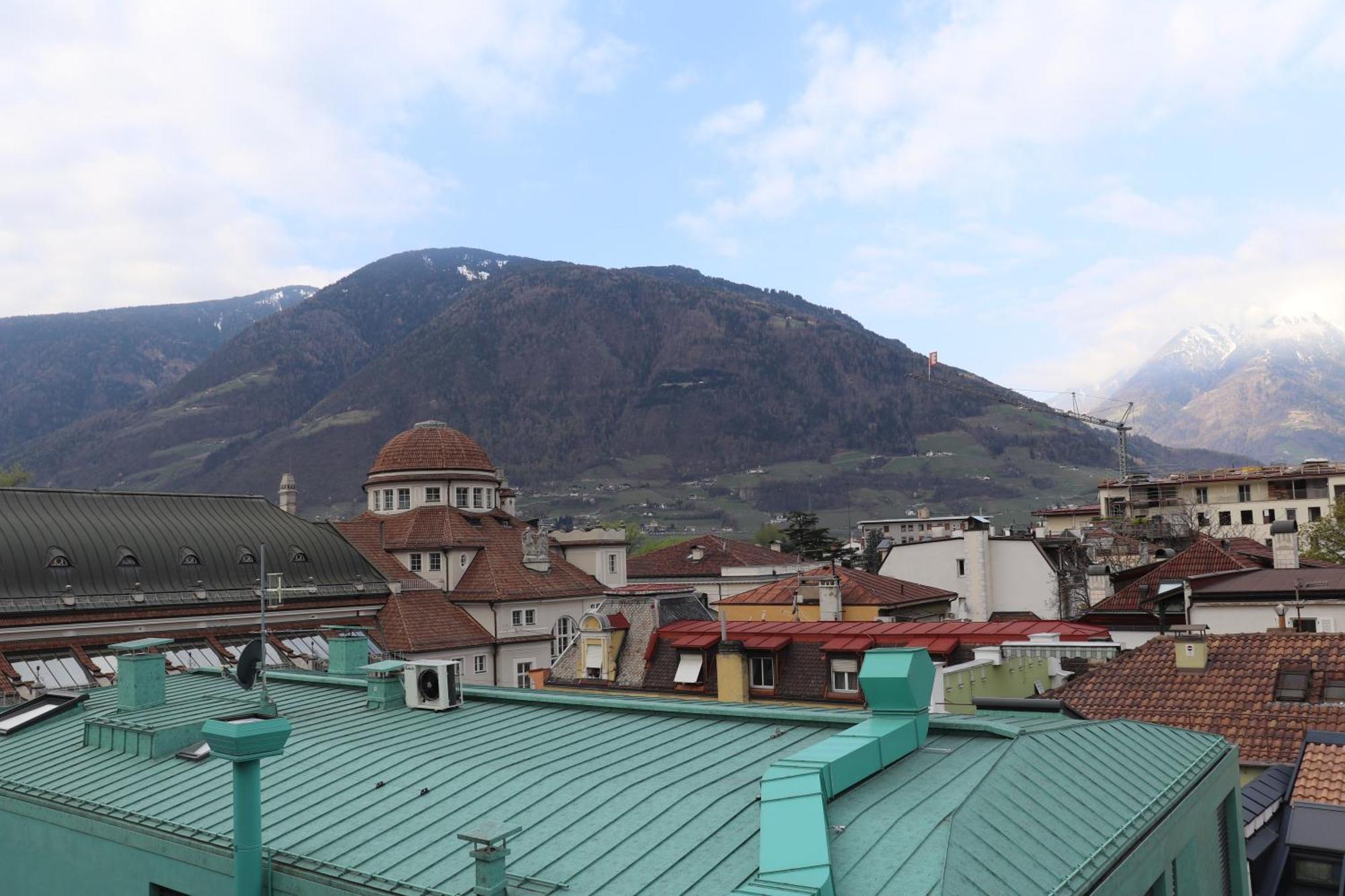 Ausblick Kleinjuwel Mit Panoramablick + Garage Apartment Merano Luaran gambar