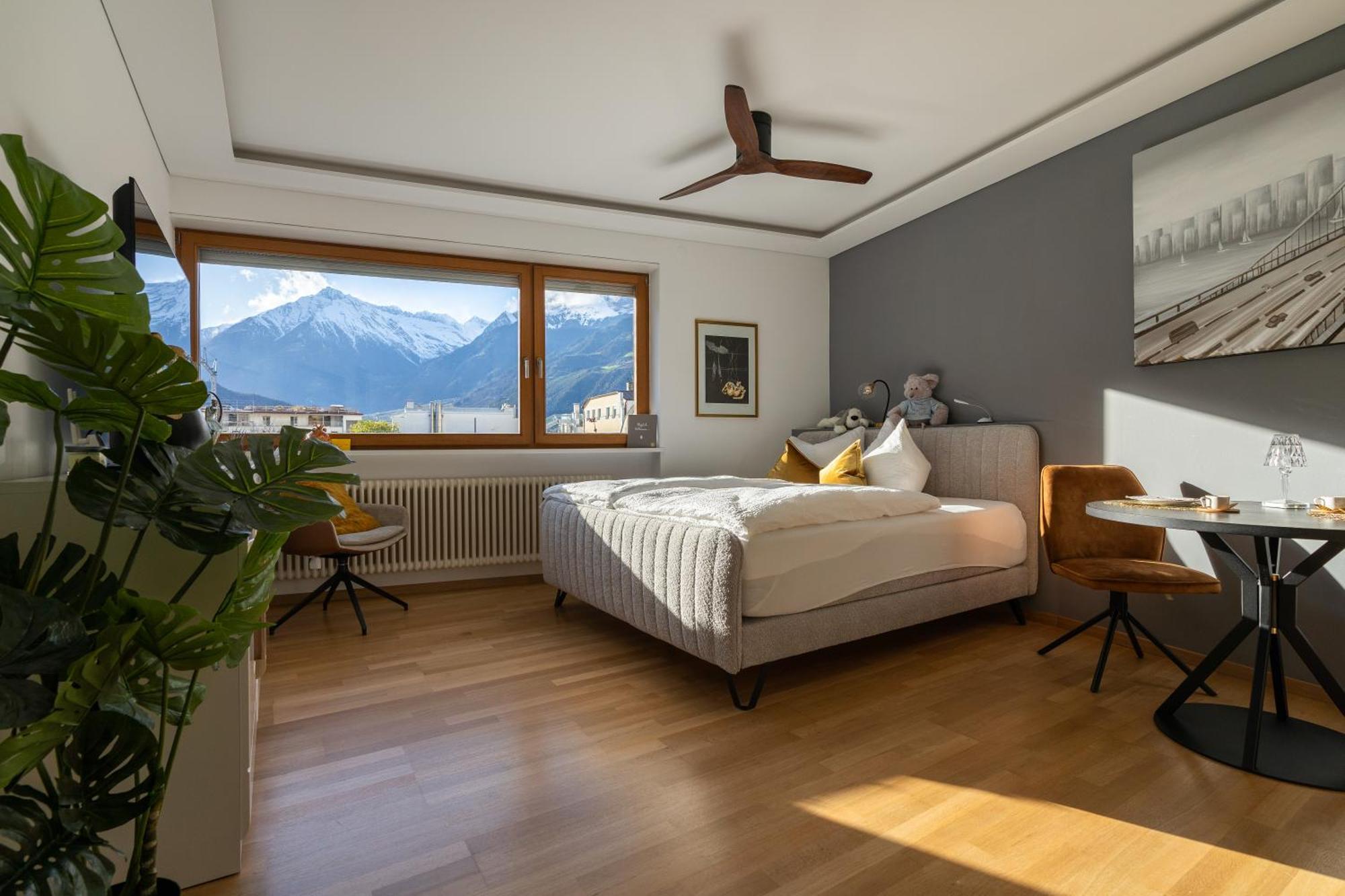 Ausblick Kleinjuwel Mit Panoramablick + Garage Apartment Merano Luaran gambar