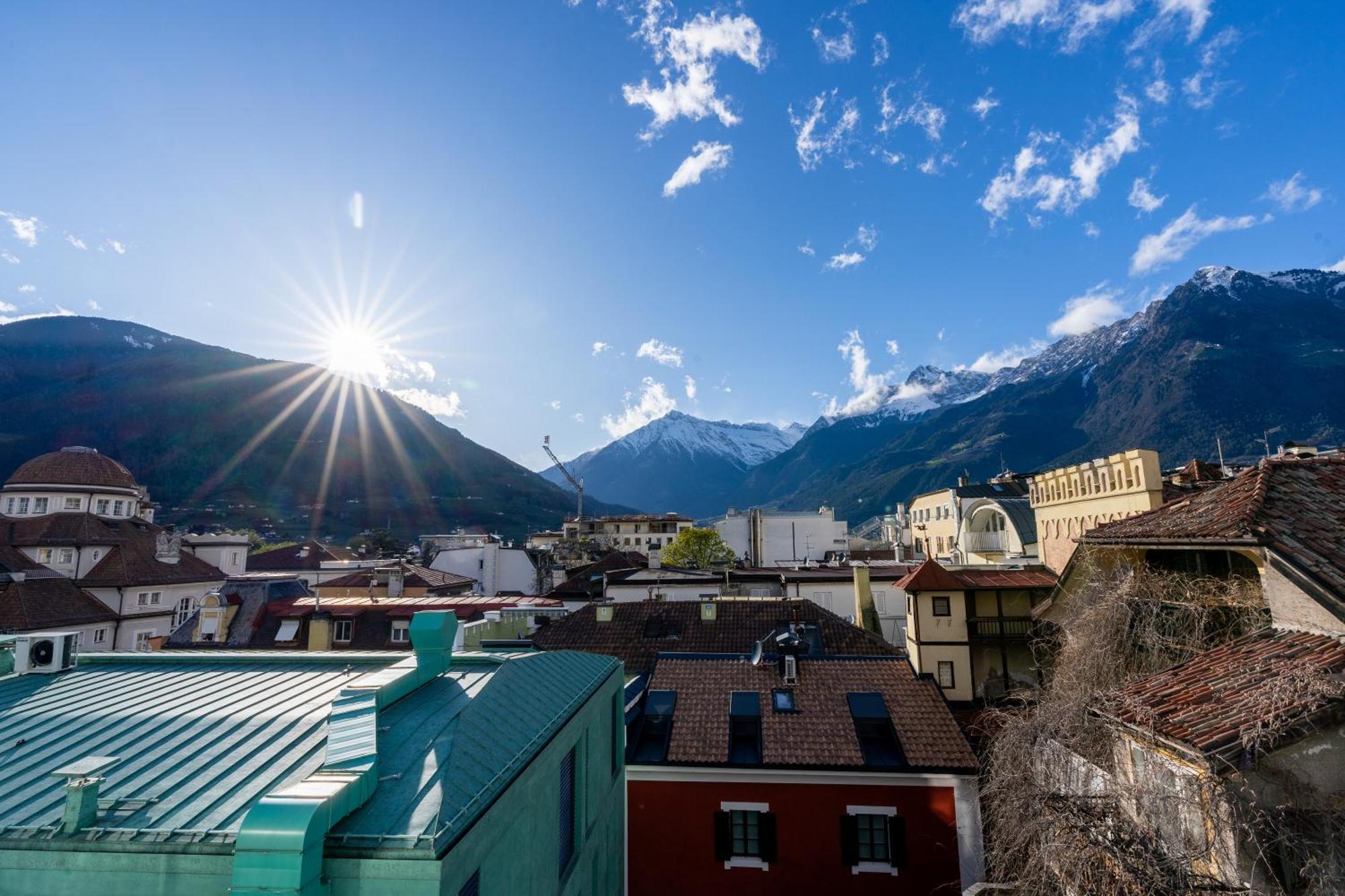 Ausblick Kleinjuwel Mit Panoramablick + Garage Apartment Merano Luaran gambar