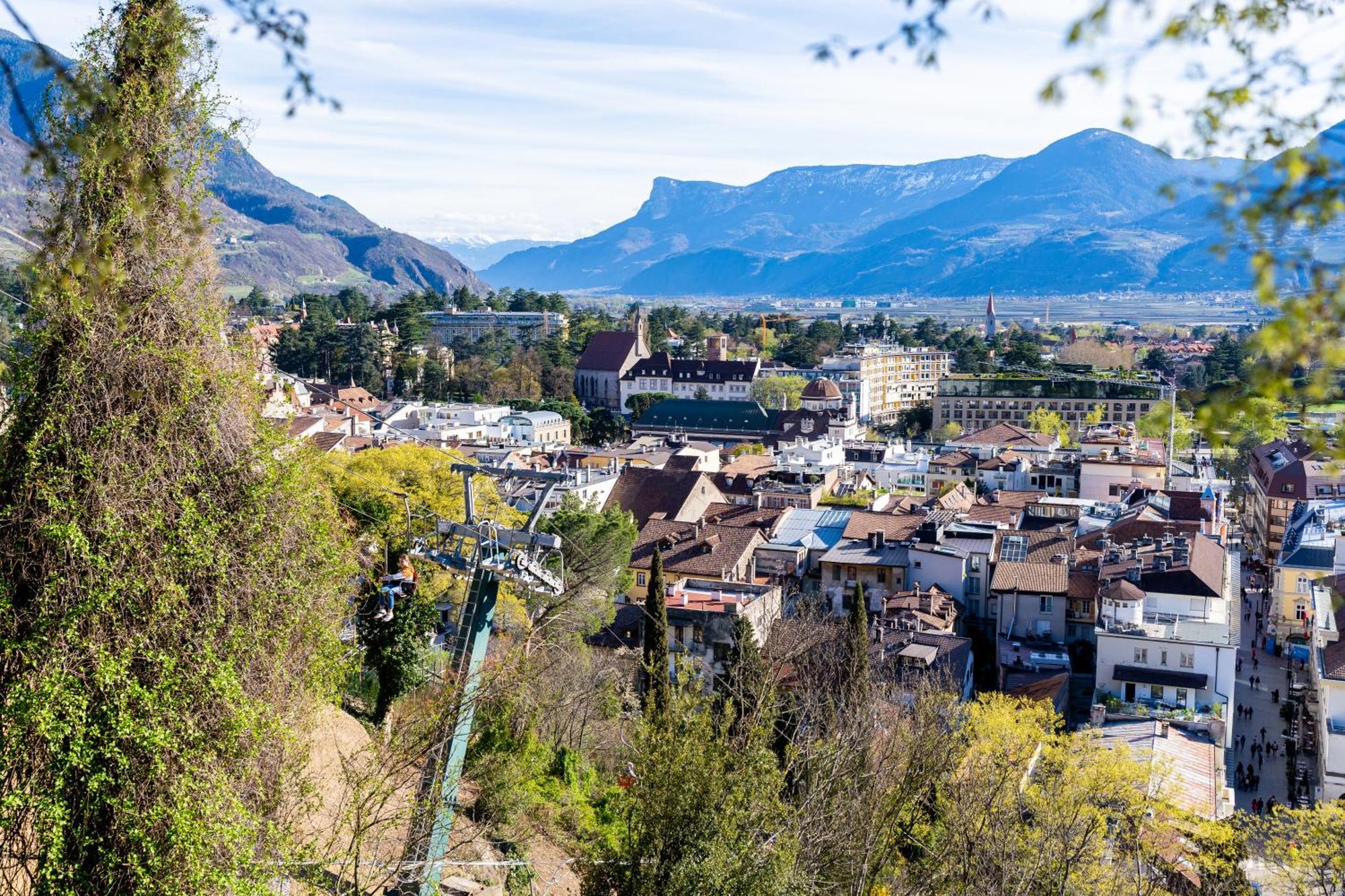 Ausblick Kleinjuwel Mit Panoramablick + Garage Apartment Merano Luaran gambar