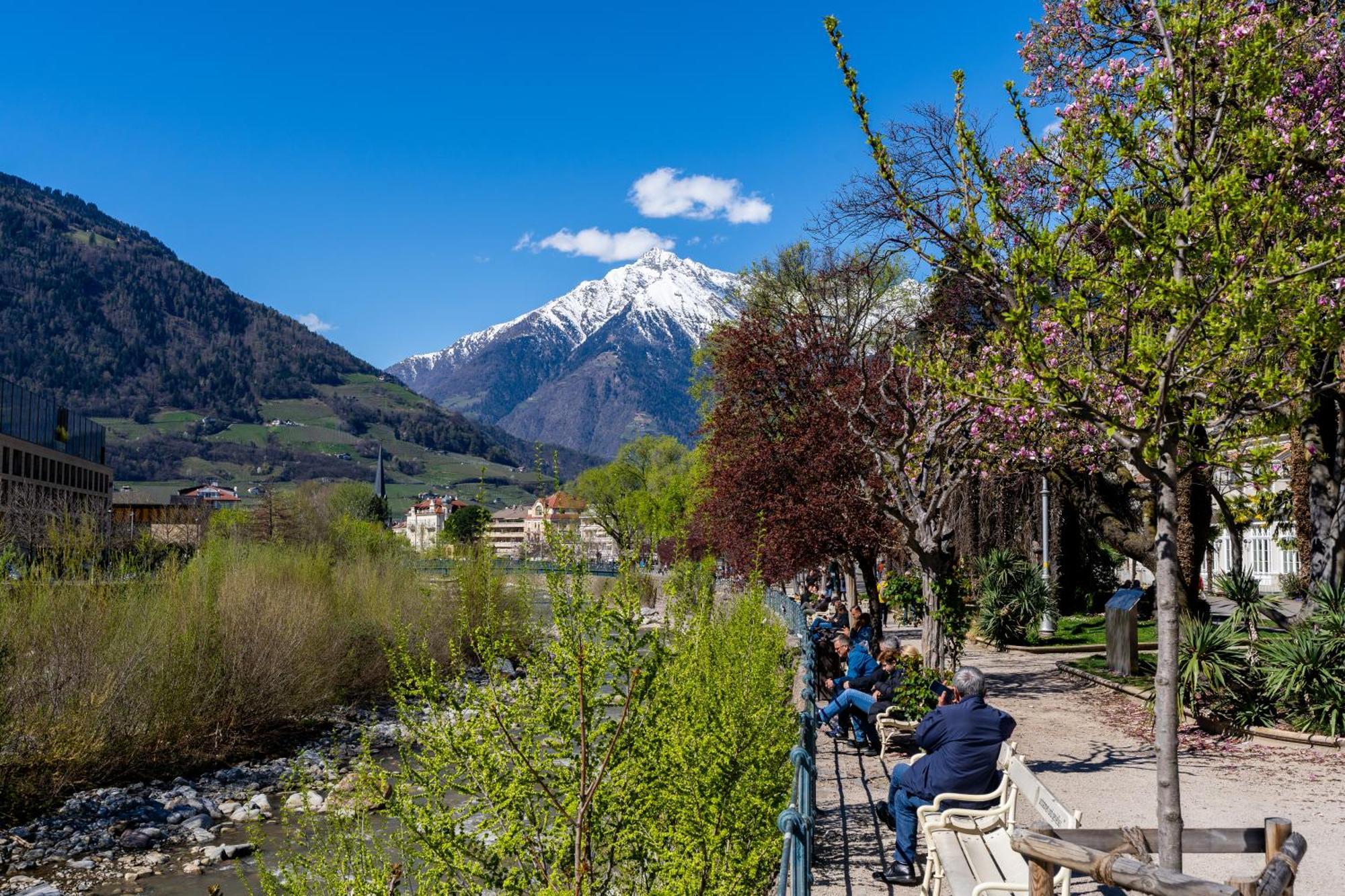 Ausblick Kleinjuwel Mit Panoramablick + Garage Apartment Merano Luaran gambar