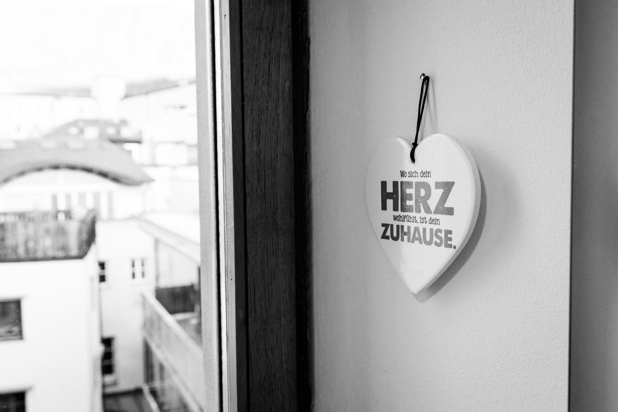 Ausblick Kleinjuwel Mit Panoramablick + Garage Apartment Merano Luaran gambar